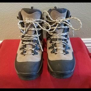 Size 7.5 Solomon Hiking boots.